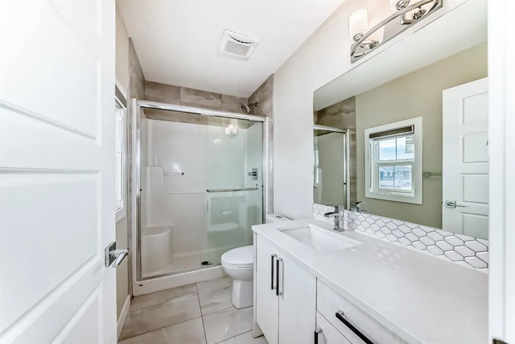 32 Midtown Close SW
