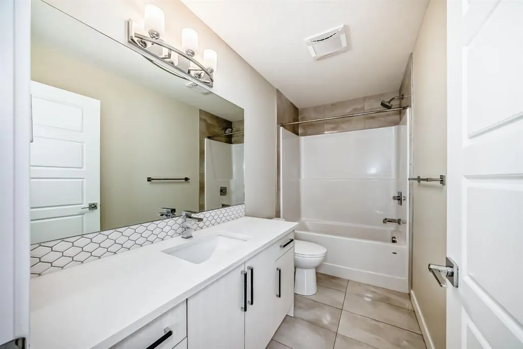 32 Midtown Close SW