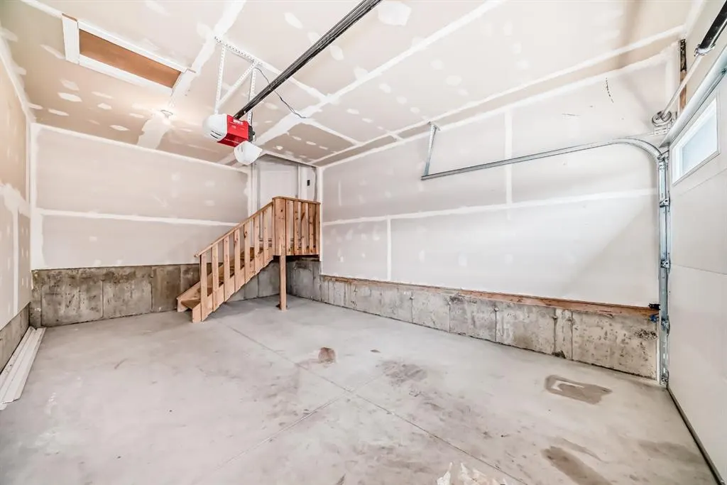 32 Midtown Close SW