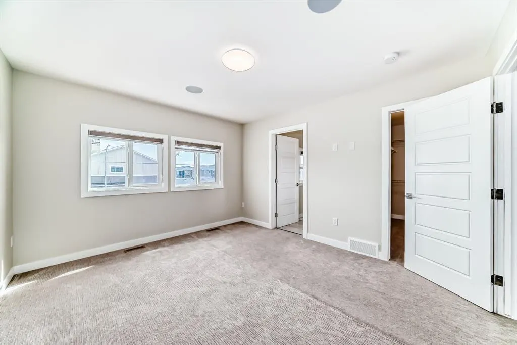 32 Midtown Close SW