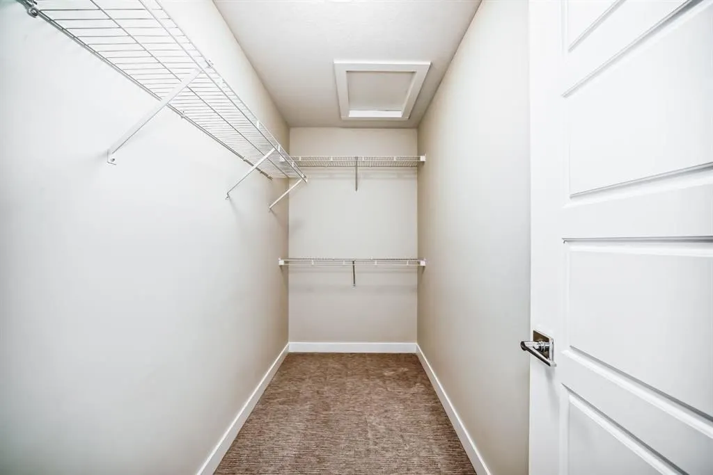 32 Midtown Close SW