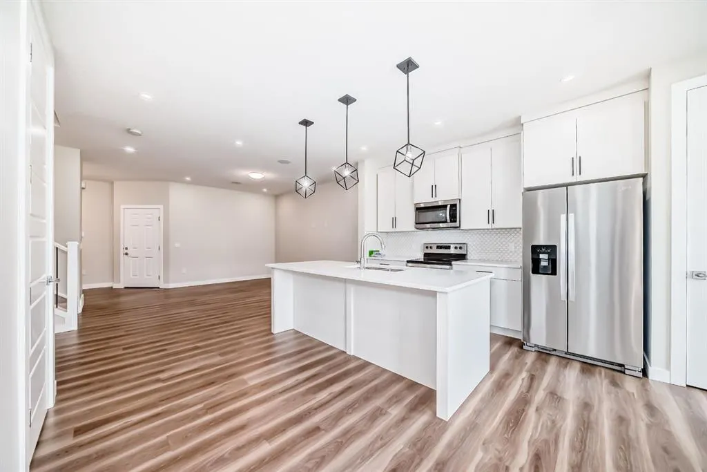 32 Midtown Close SW