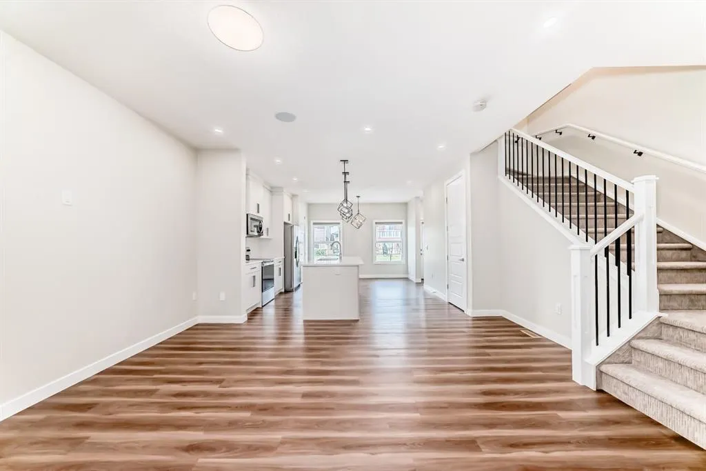 32 Midtown Close SW