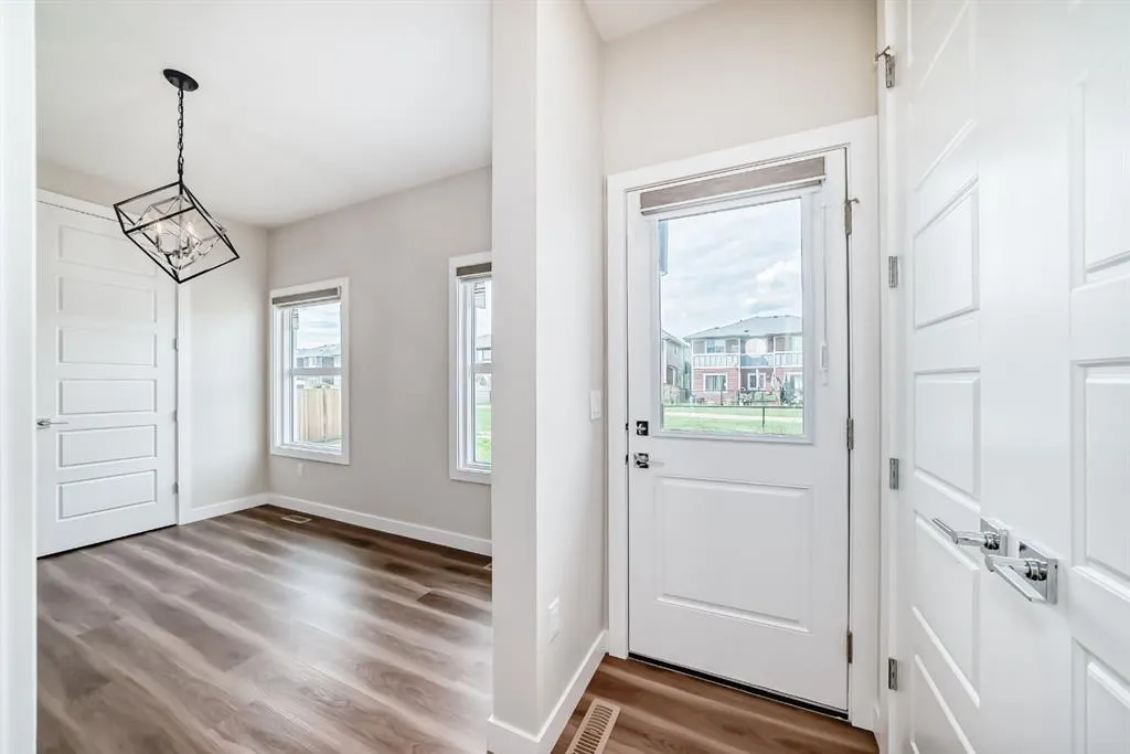 32 Midtown Close SW