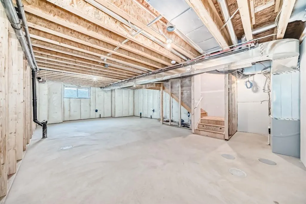 32 Midtown Close SW