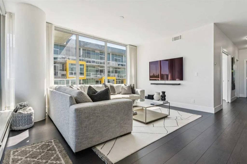 1087 2 Avenue NW, #601