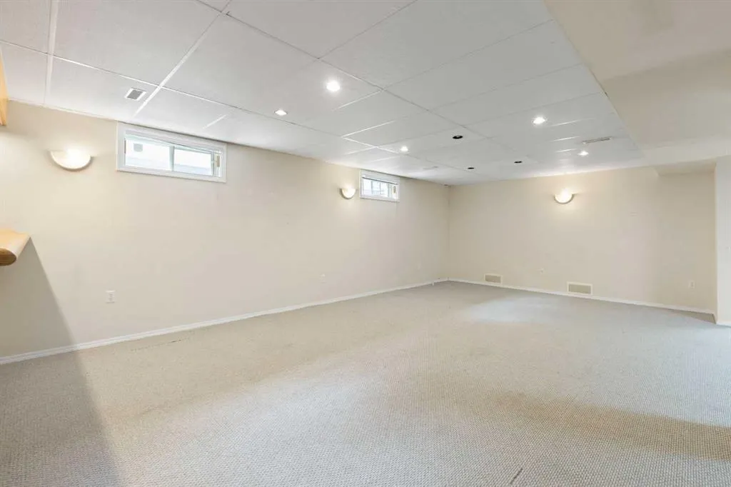 63 Diamond Terrace SE