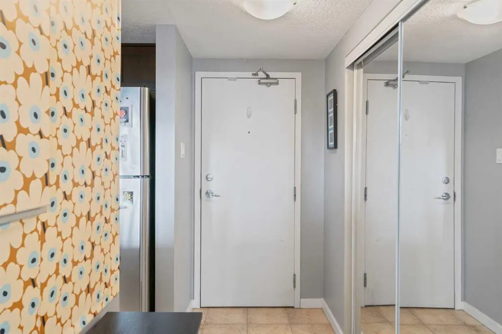 429 14 Street NW, #404