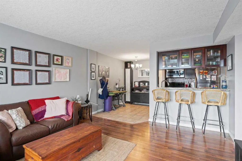429 14 Street NW, #404