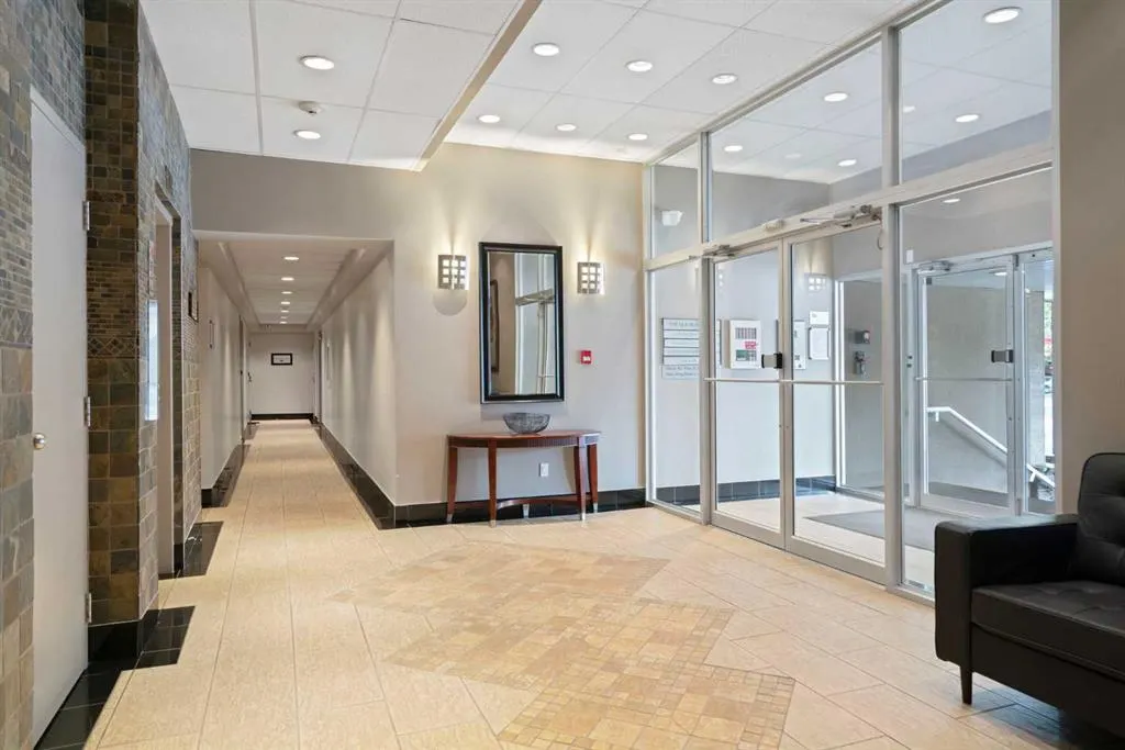 429 14 Street NW, #404