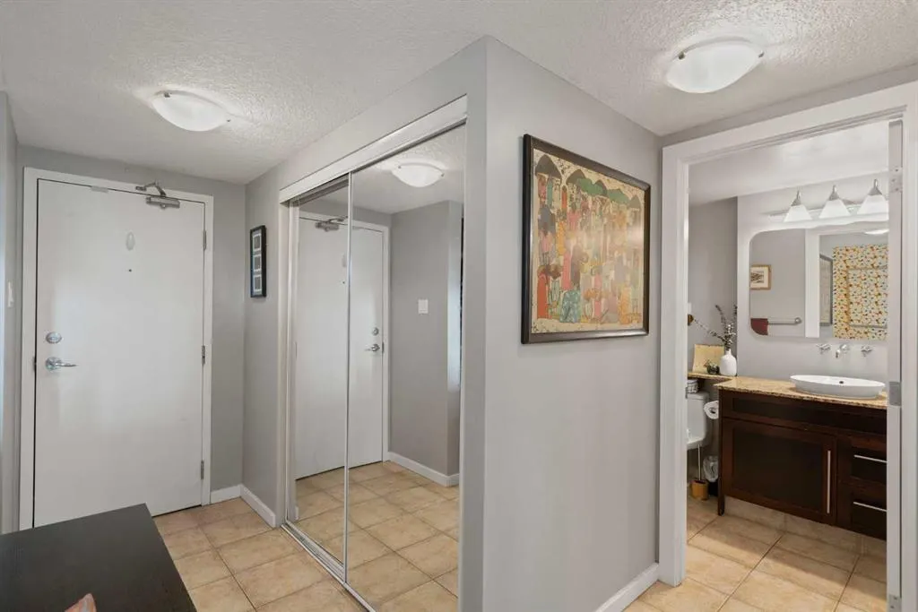 429 14 Street NW, #404