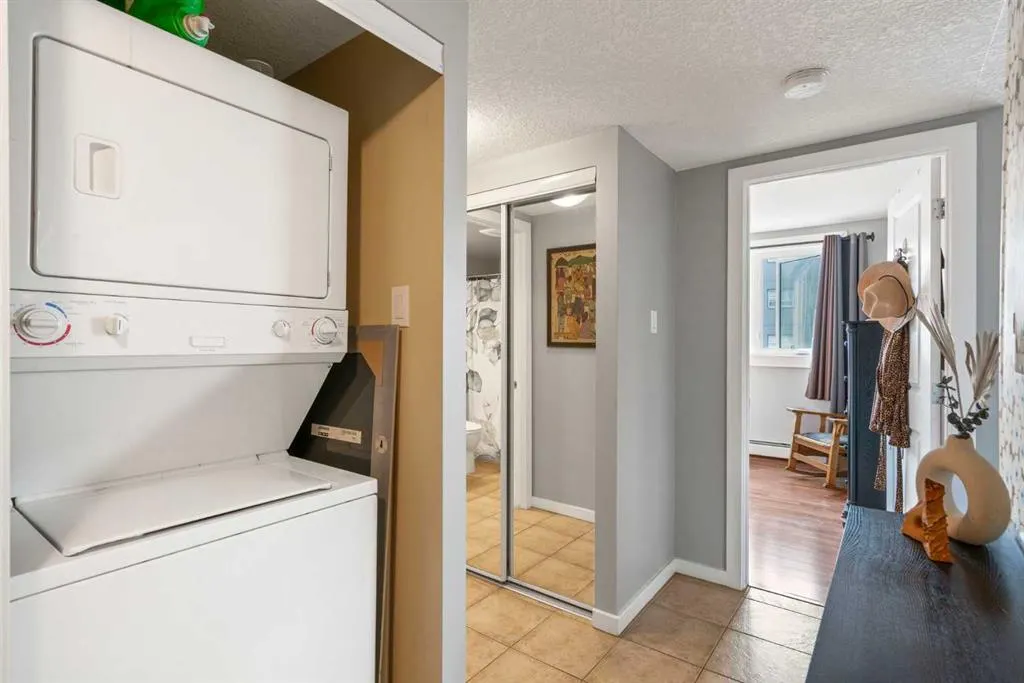 429 14 Street NW, #404