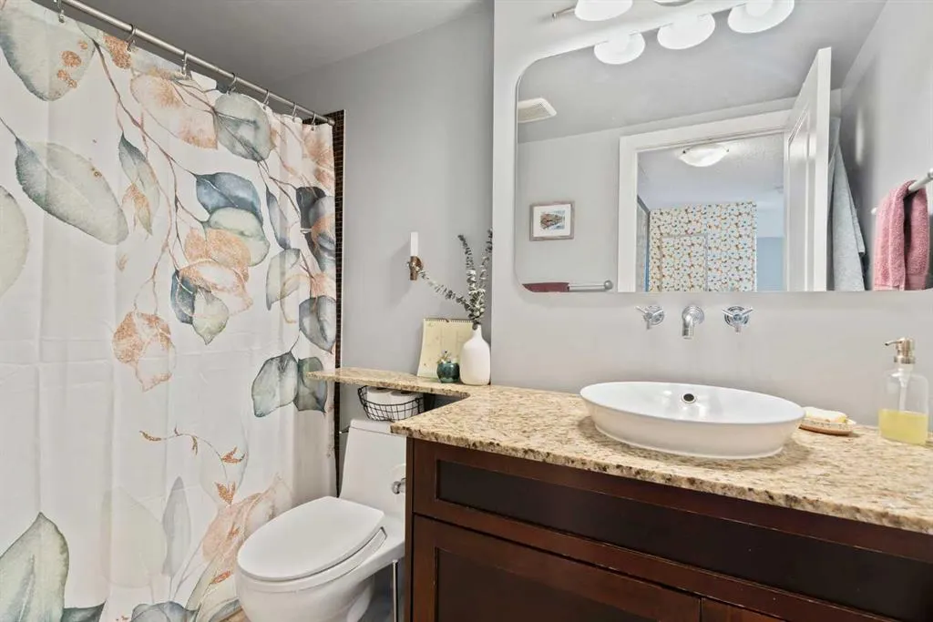 429 14 Street NW, #404