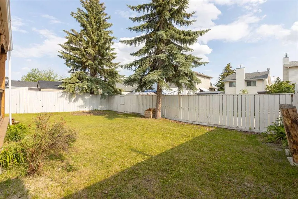30 Pasadena Gardens NE