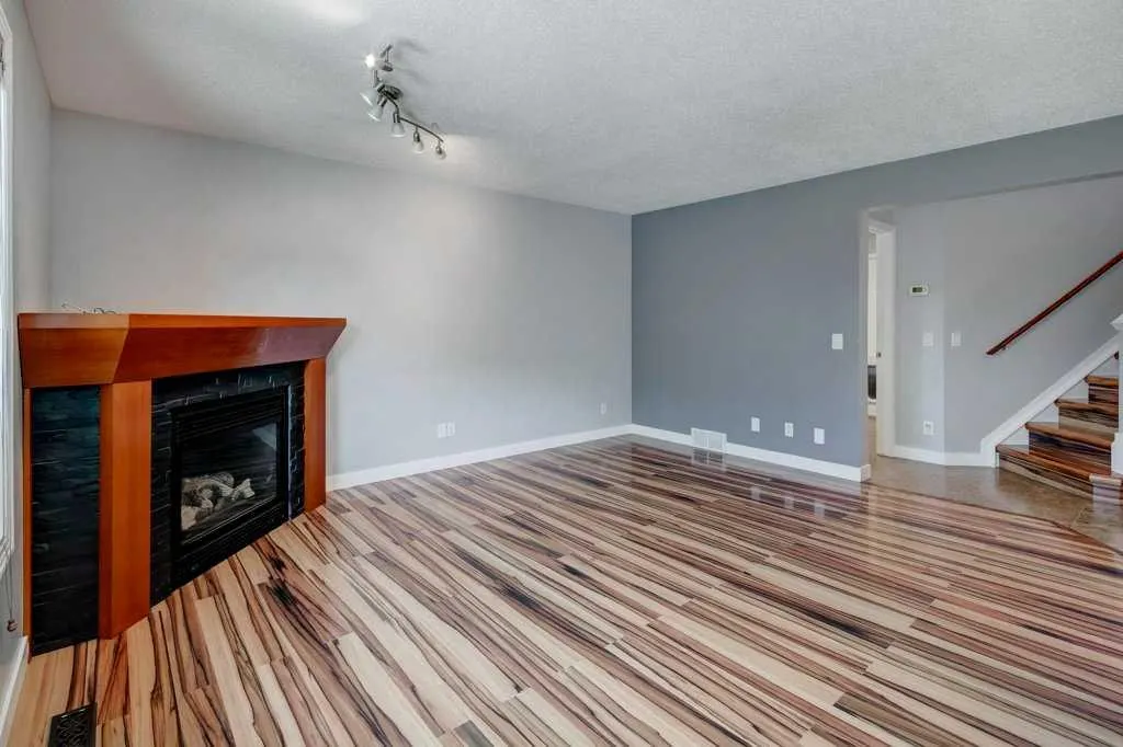 20 Big Springs Mews SE
