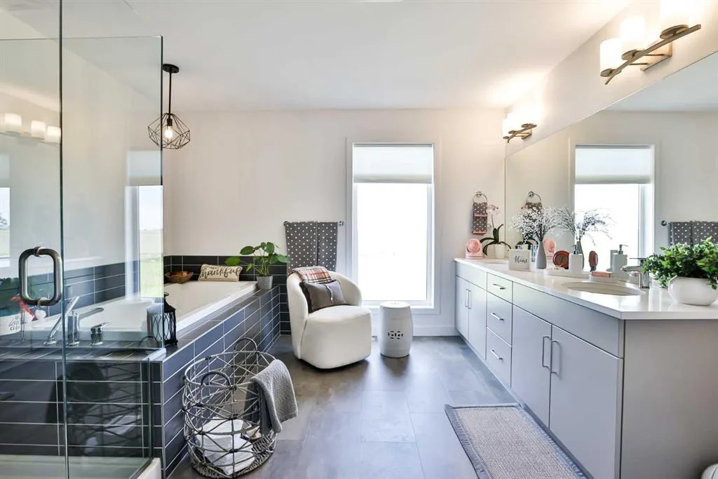 1274 Pacific Circle W