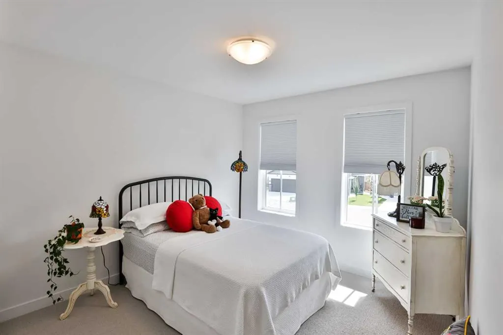 1274 Pacific Circle W