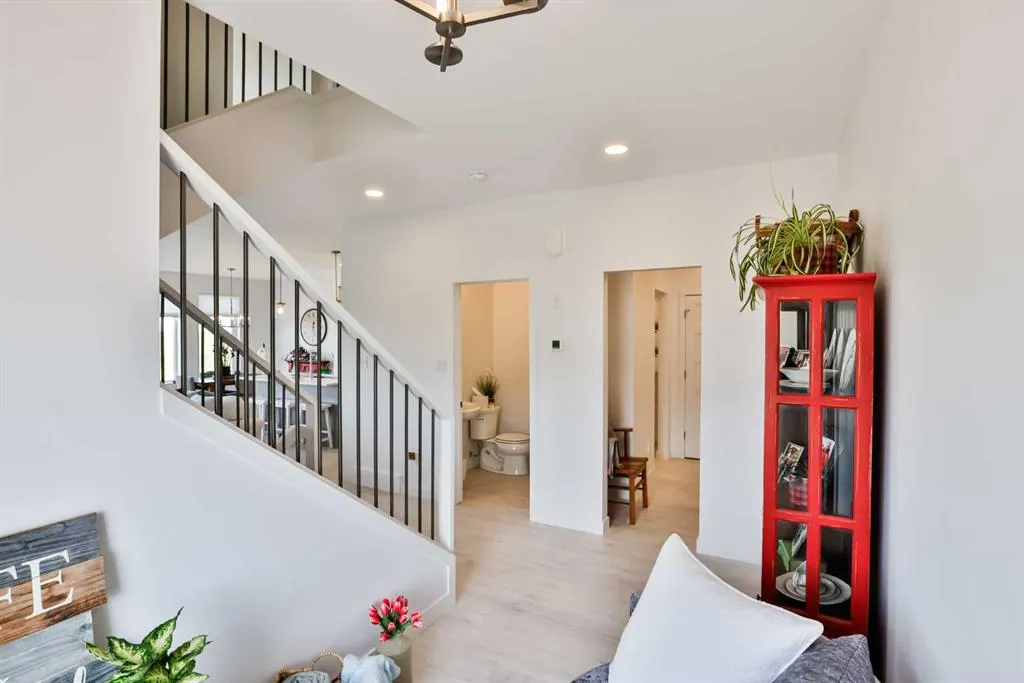 1274 Pacific Circle W