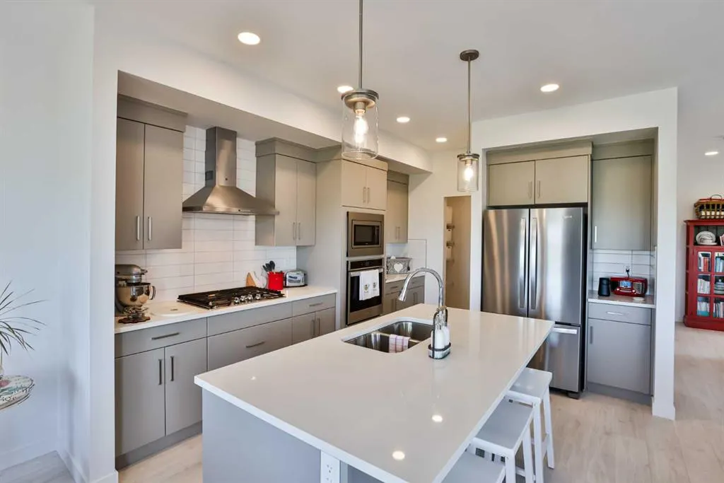 1274 Pacific Circle W