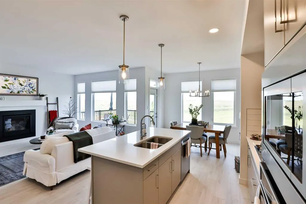 1274 Pacific Circle W