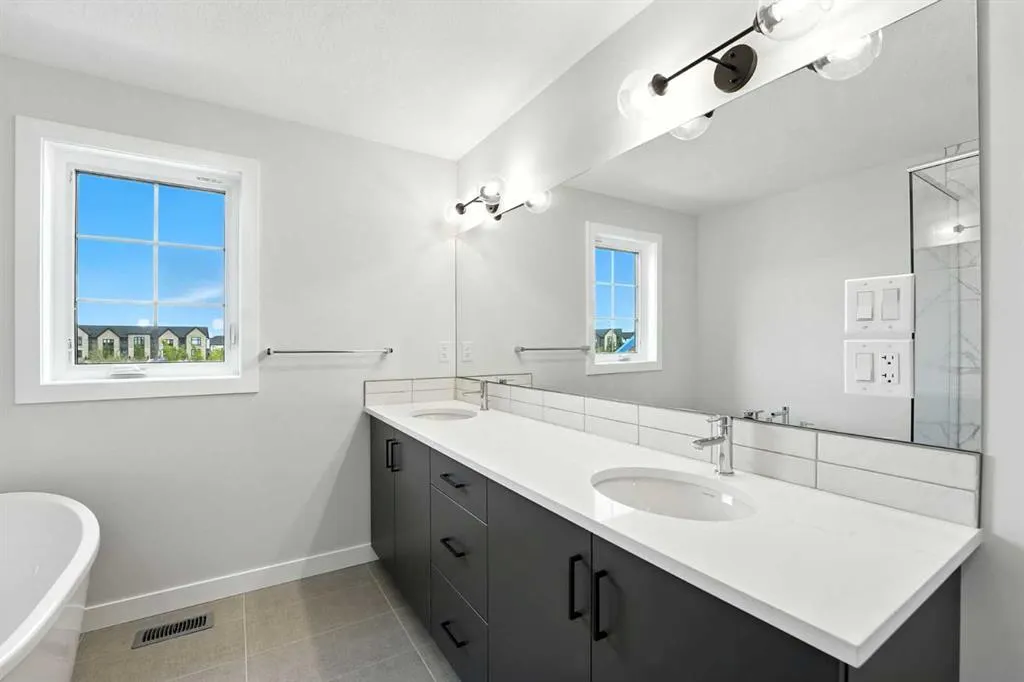 862 Harmony Parade