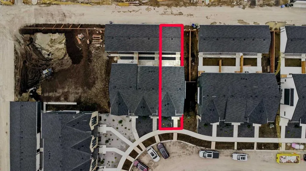 862 Harmony Parade