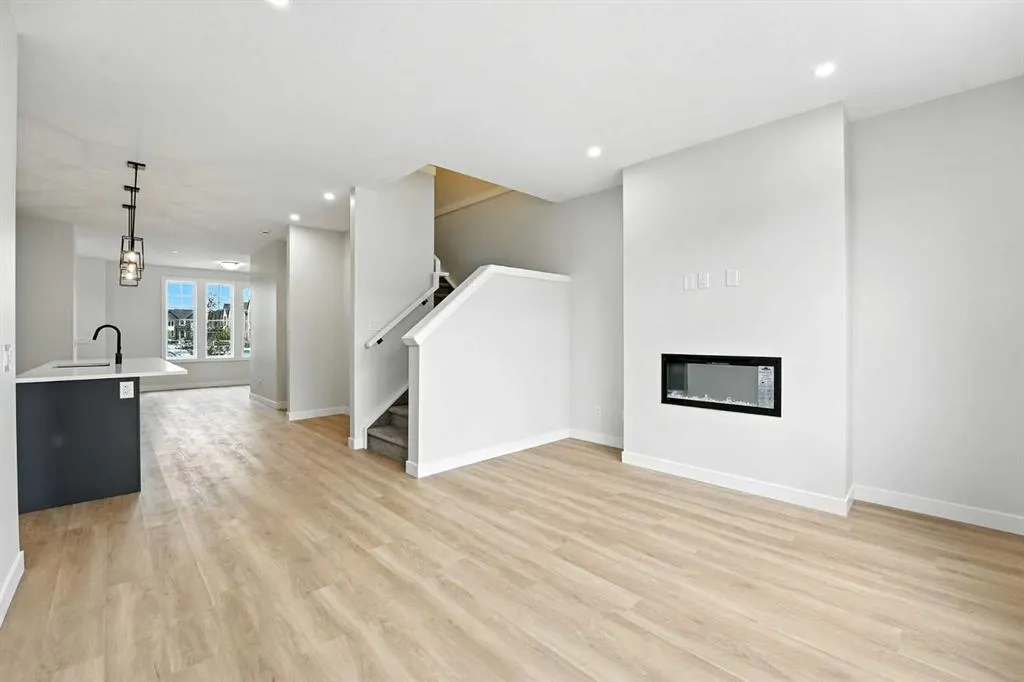 862 Harmony Parade