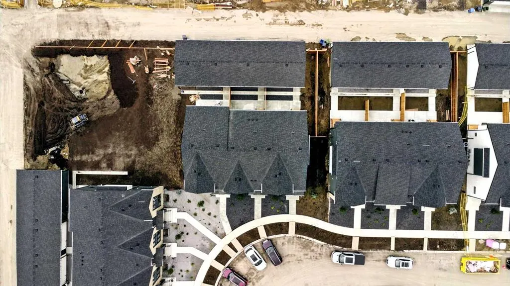 862 Harmony Parade