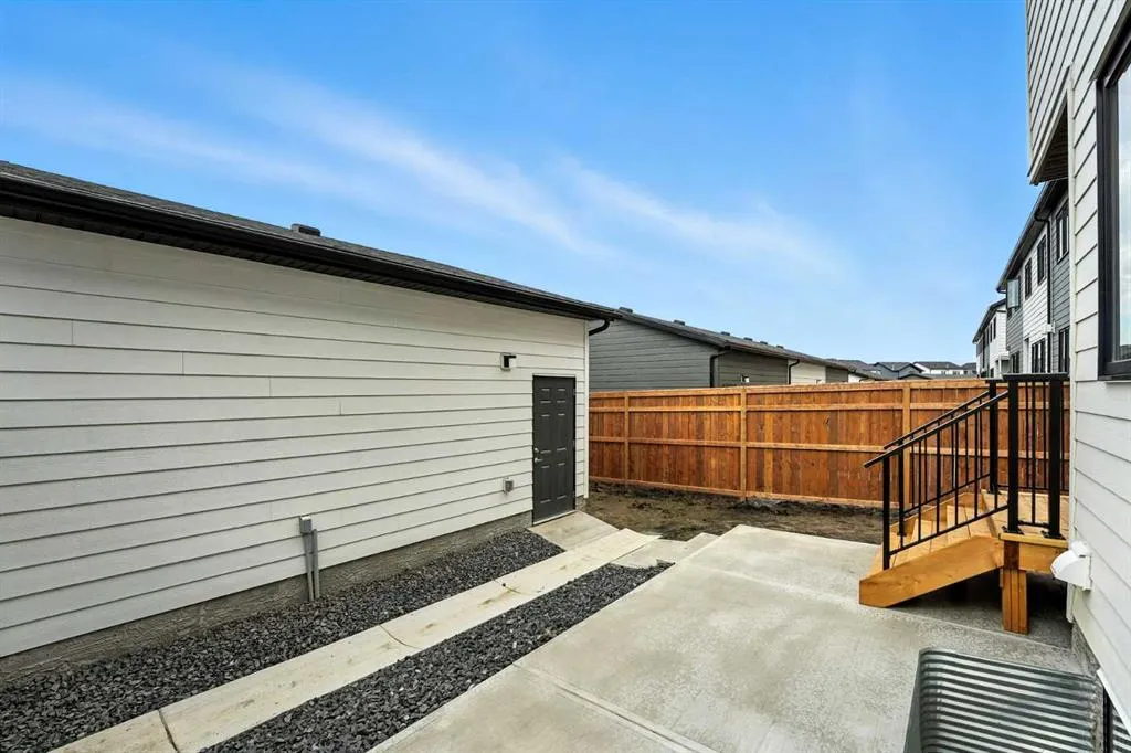 862 Harmony Parade