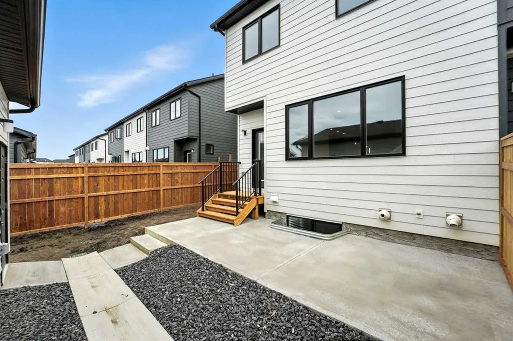 862 Harmony Parade