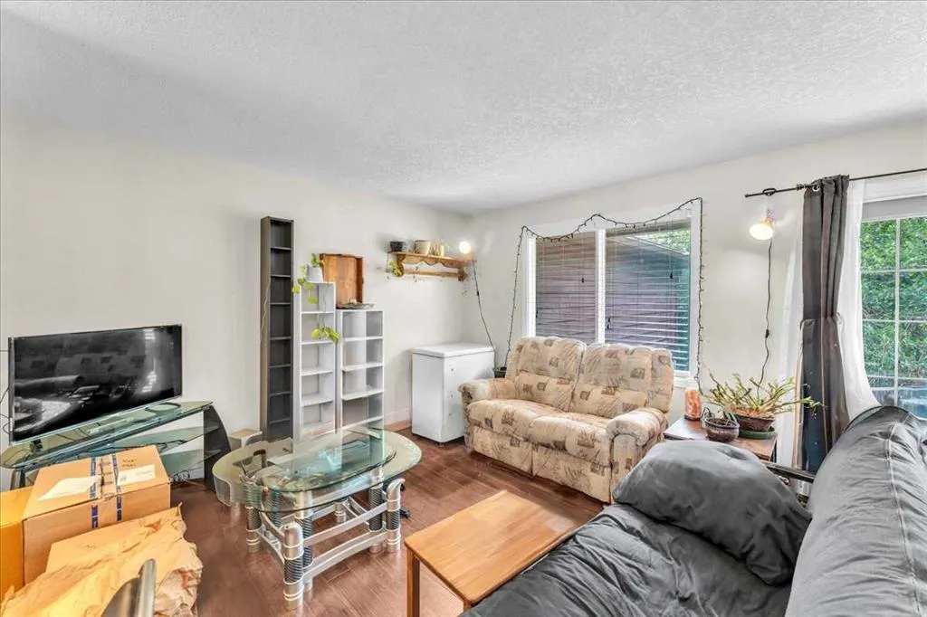 50 8 Avenue SE, #6
