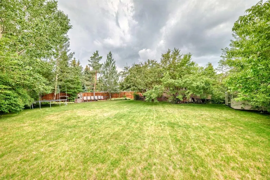 36 Varsity Estates Court NW