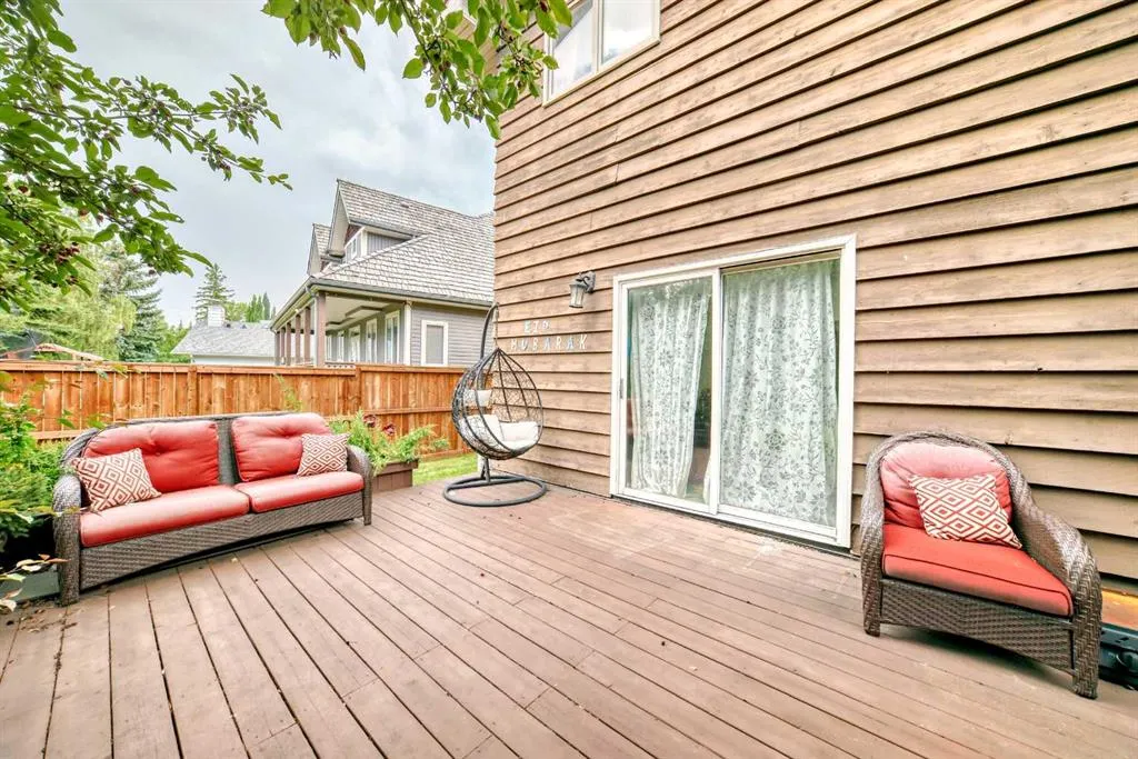 36 Varsity Estates Court NW