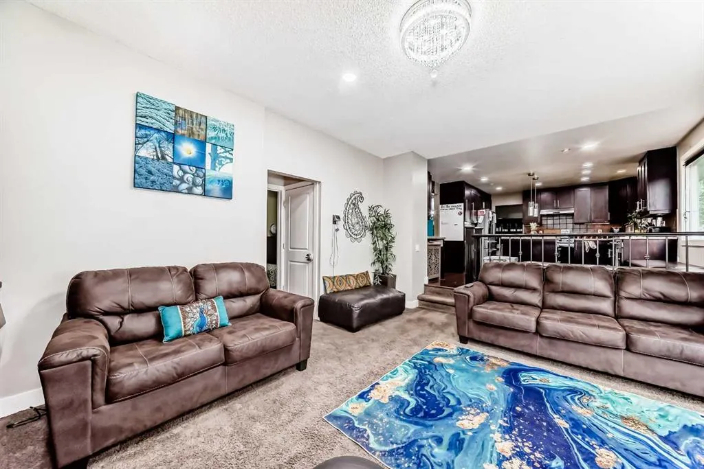 36 Varsity Estates Court NW