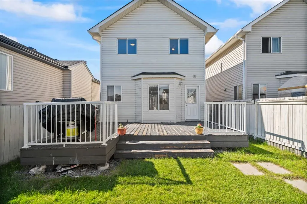 153 Coventry View NE