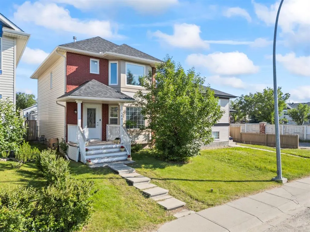 153 Coventry View NE