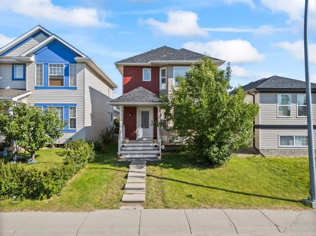 153 Coventry View NE