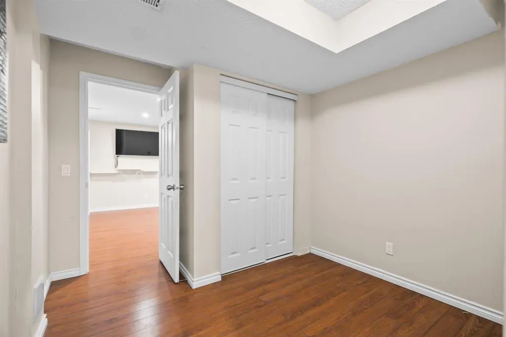 153 Coventry View NE