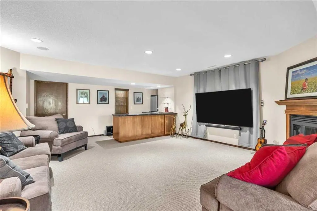 147 Springmere Place