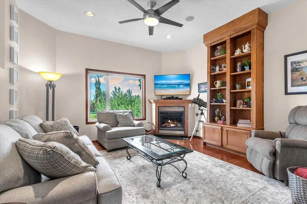 147 Springmere Place
