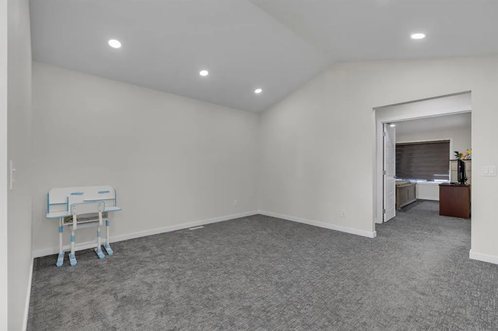 28 Savanna Link NE