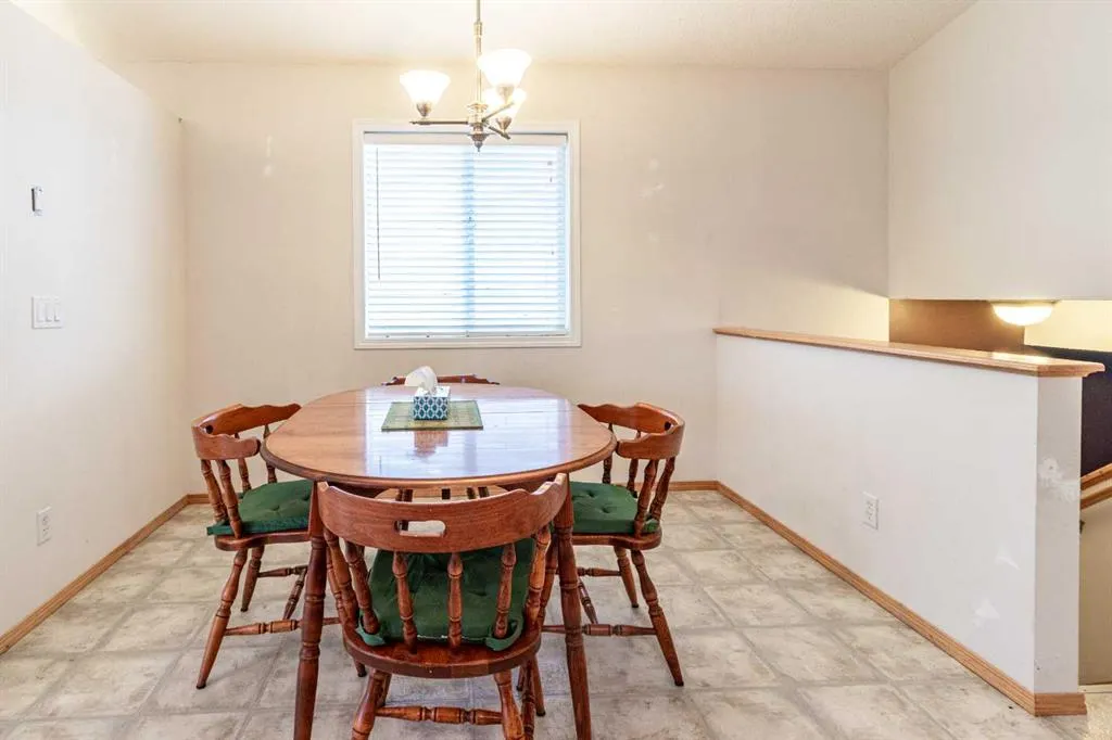 39 Saddlemont Manor NE