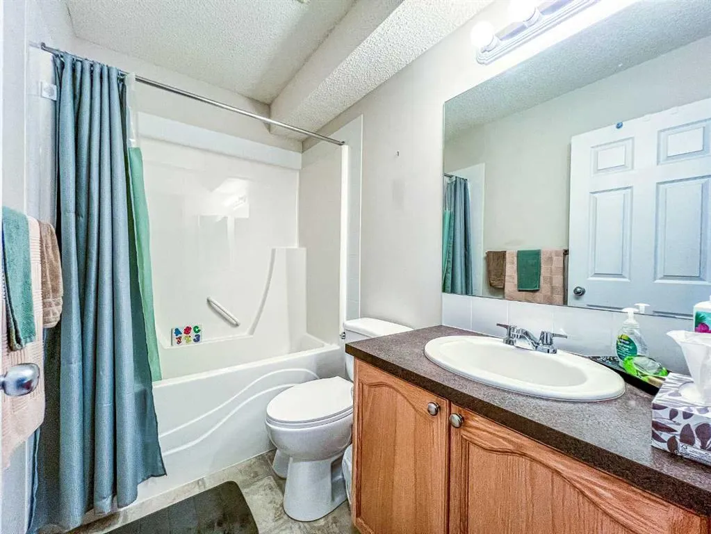 39 Saddlemont Manor NE