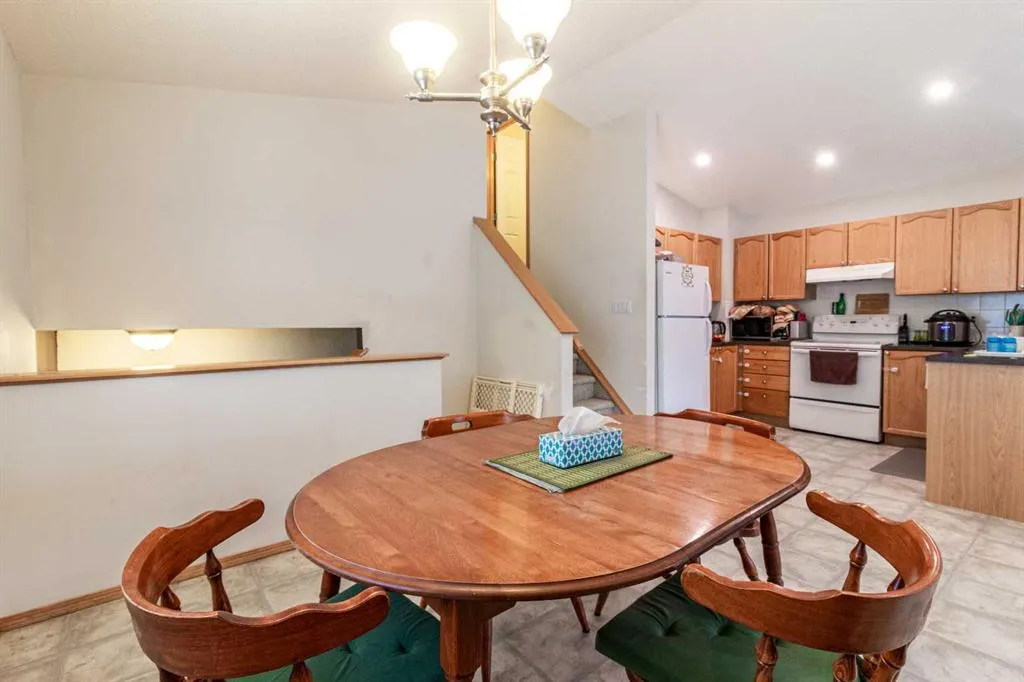 39 Saddlemont Manor NE