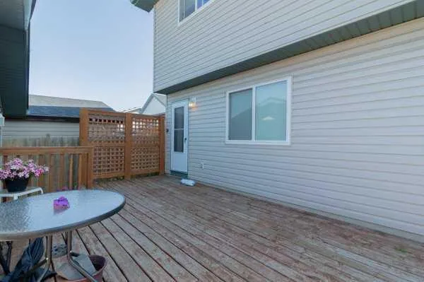 39 Saddlemont Manor NE