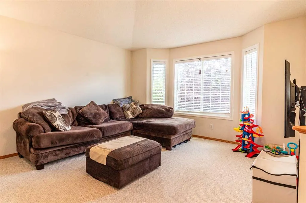 39 Saddlemont Manor NE