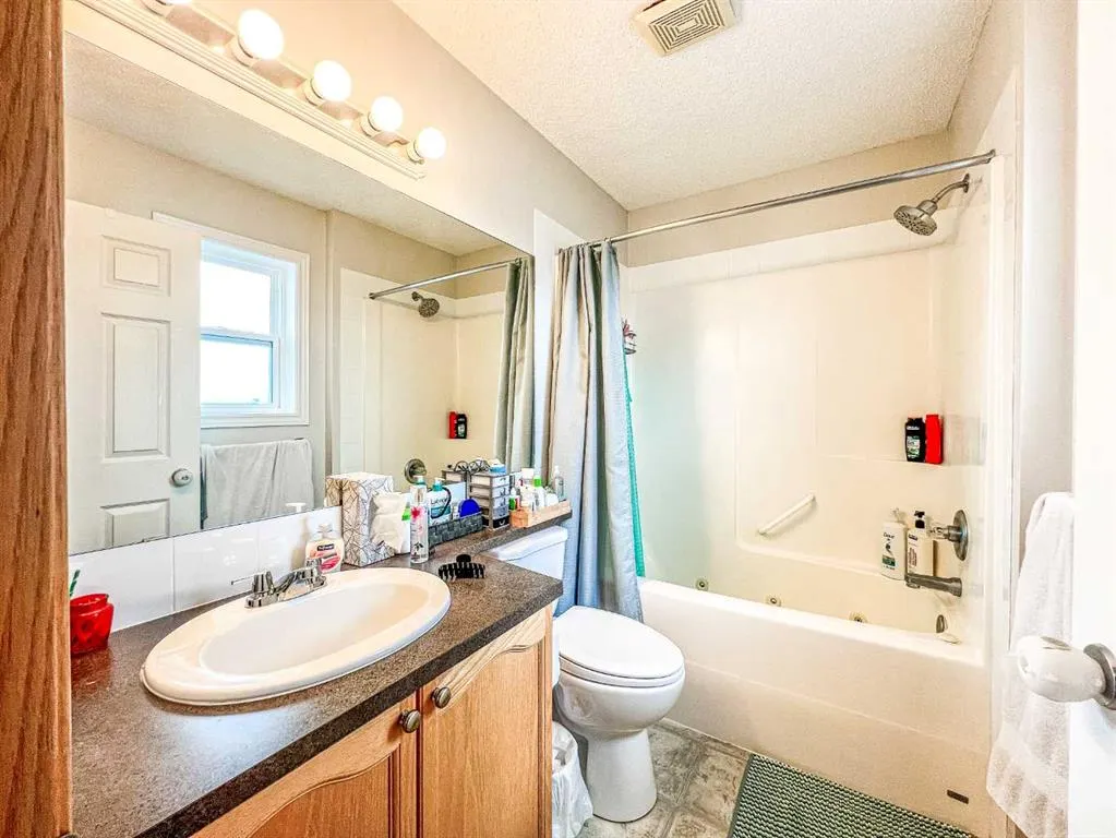 39 Saddlemont Manor NE