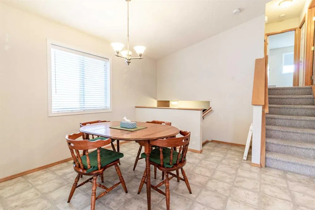 39 Saddlemont Manor NE