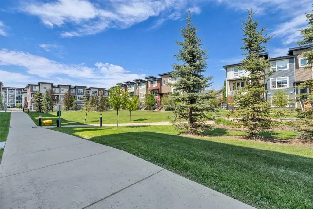 35 Walgrove Walk SE, #406