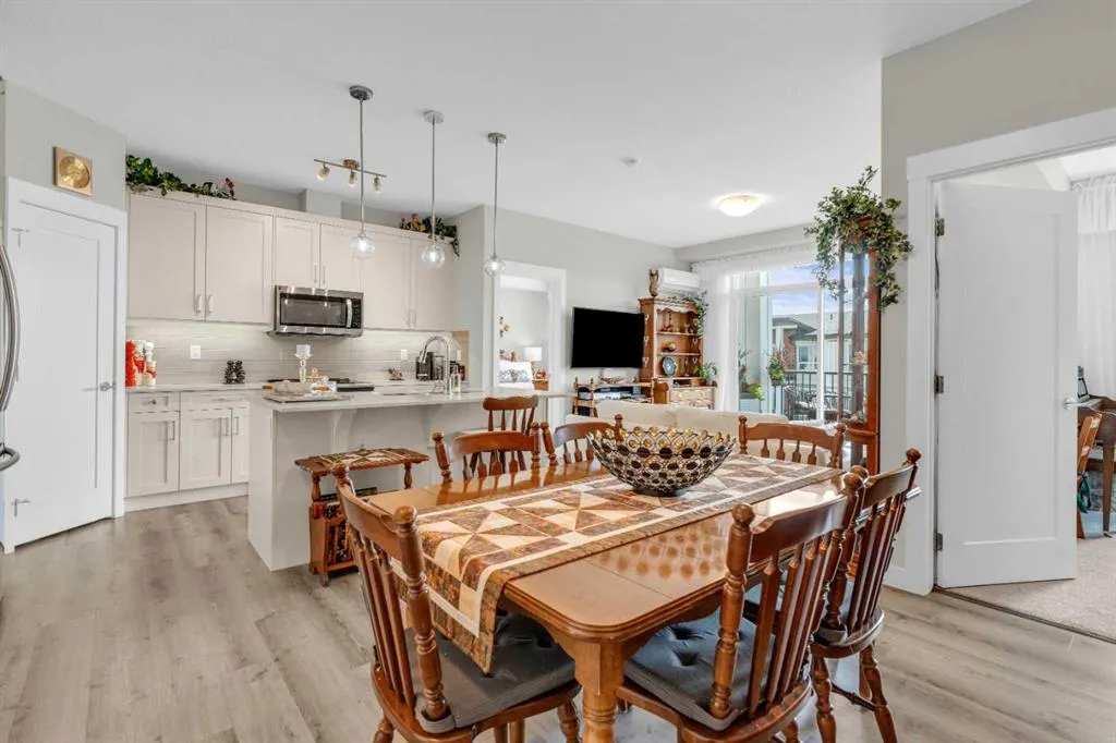 35 Walgrove Walk SE, #406